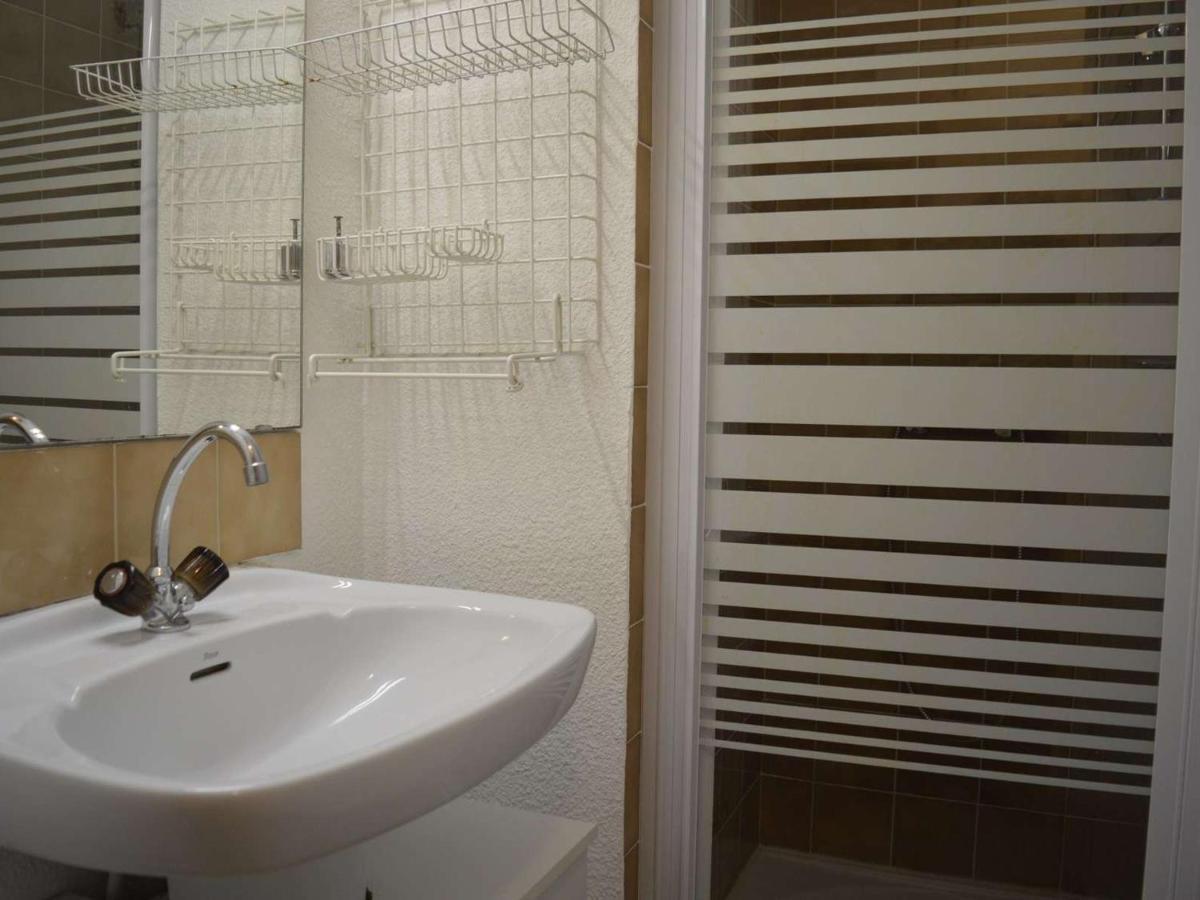 Studio Cabine A St-Raphael Avec Terrasse Et Parking, A 100M De La Plage - Fr-1-226A-23 Сен-Рафаель Екстер'єр фото